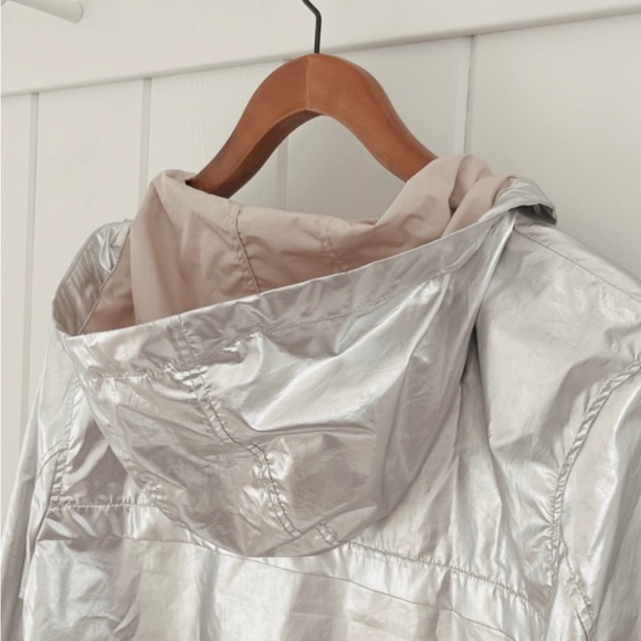 H&M Coachella Official Collection Silver Metallic Rain Jacket Hooded Quarter Zip - Picture 12 of 13